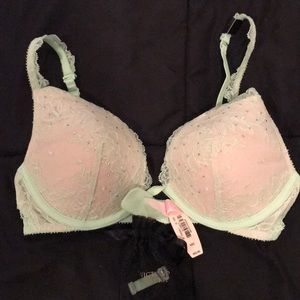 NWT Victoria’s Secret Embellished Push Up Bra